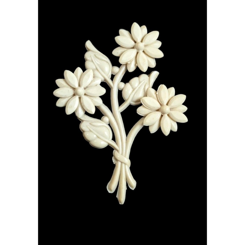Vintage Cream Plastic Flower Bouquet Brooch Daisy Floral Pin‎ Retro Mid Century